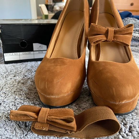 ๐ 2/$20 ๐ Ollio brown pumps high heels - Picture 4 of 4